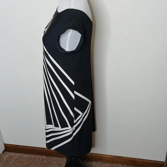 BCBG Maxazria black & white abstract midi dress size Small - Picture 8 of 15